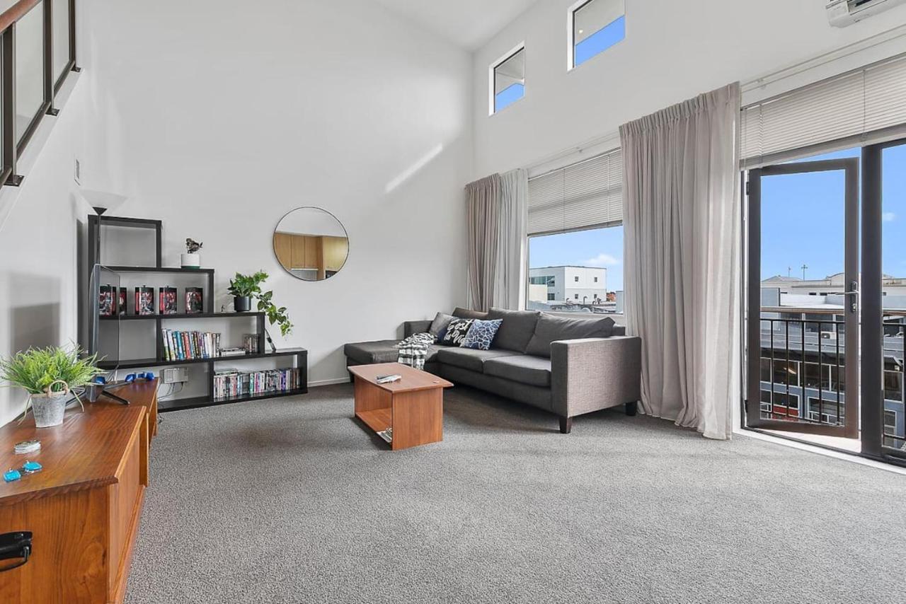 Roomy High-Ceiling Loft Apartment - Free Parking! Auckland Buitenkant foto